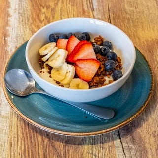 Granola & Yogurt Bowl